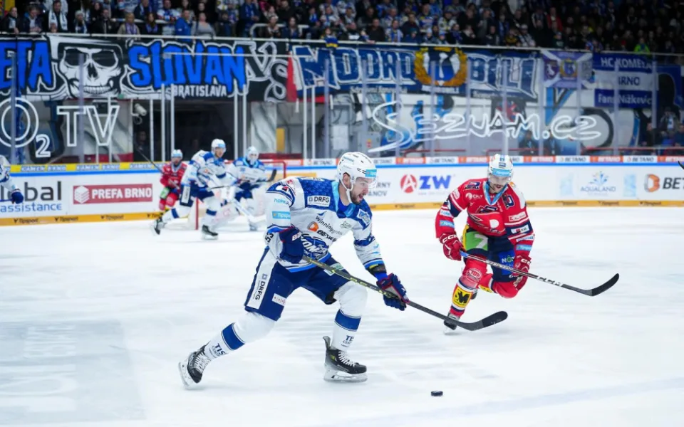Kometa skolila lídra tabulky. Pardubice udolala v prodloužení