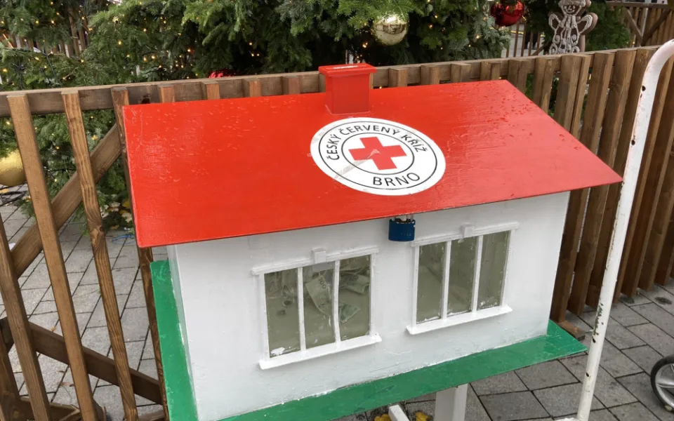 Myslel jsem na babičku, sdělil muž v Brně a zasunul klacík do kasičky