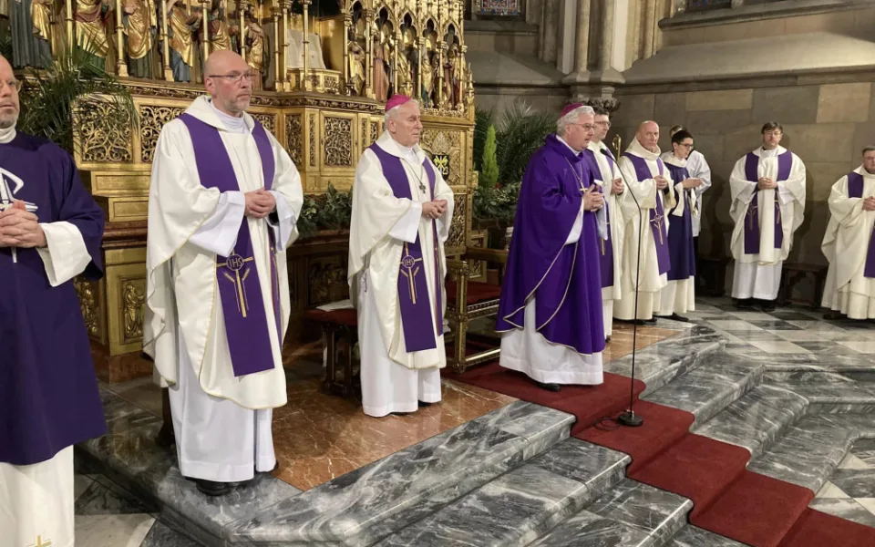 Období Vánoc je vhodné k nalezení naděje, prohlásil při zádušní mši v Brně Fiala