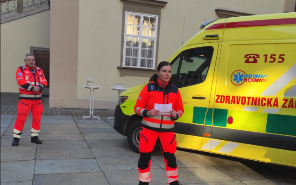 Jihomoravští záchranáři dostali pátou sanitku pořízenou z brněnských dotací. Čeká na ně dalších pět vozů