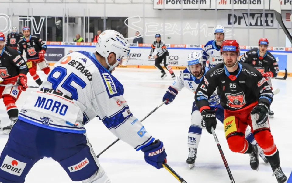 Hokejisté Brna po mohutném finiši porazili Hradec Králové 3:2 v prodloužení