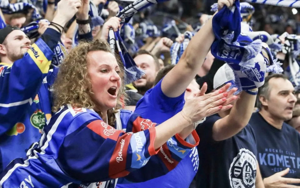 Kometa ovládla pražskou O2 arenu. Po nájezdech porazila Spartu 5:4