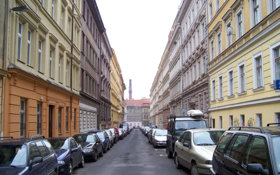 Brno za sto milionů opraví ulici v Žabovřeskách, chodníky i silnice jsou podle radních v havarijním stavu