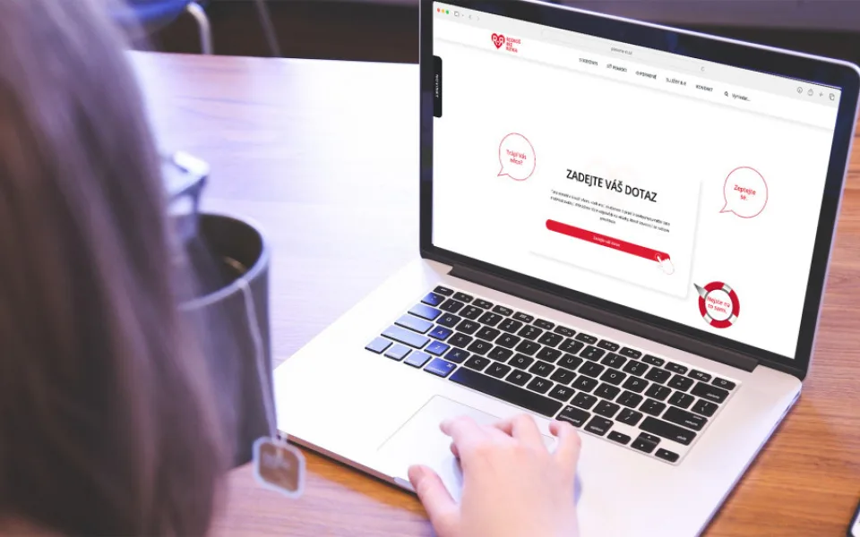 Internetová poradna se zaměřuje na ženy a muže v sexbyznysu