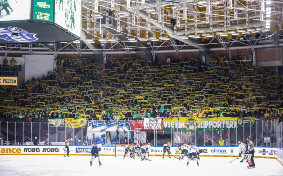 Vsetínští hokejisté v Brně podruhé prohráli a Kladno na jihu Moravy slaví záchranu v extralize