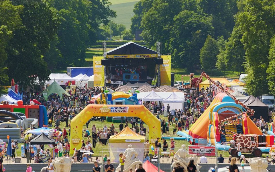Nejzábavnější rodinný festival Bezva Fest proběhne už 4. května ve Slavkově u Brna