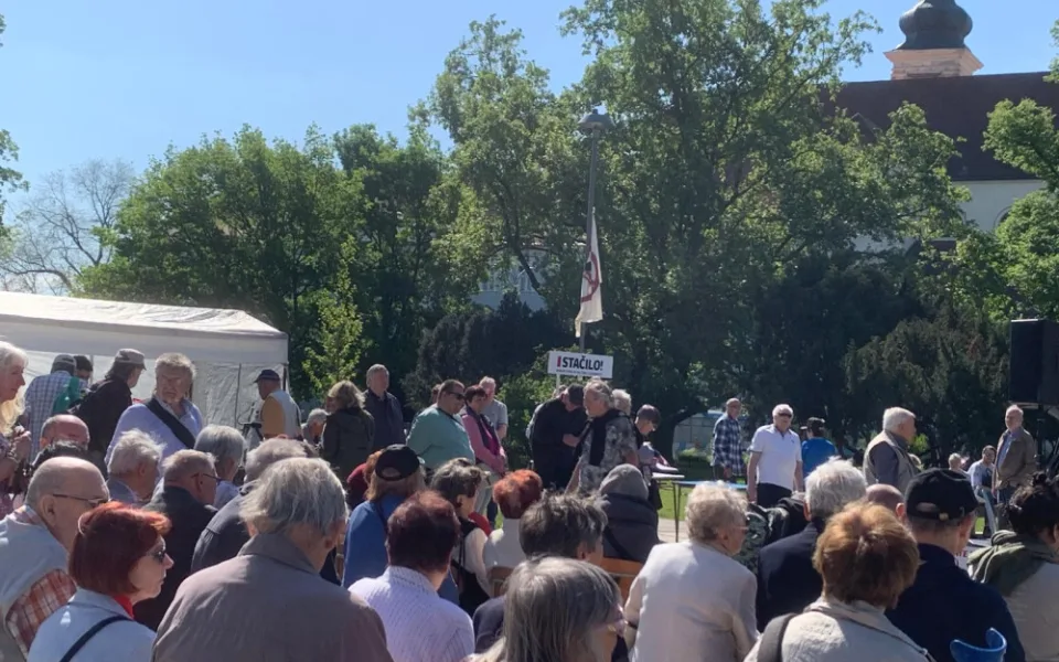 VIDEO: Příznivci komunistické strany oslavili na brněnském náměstí Svátek práce