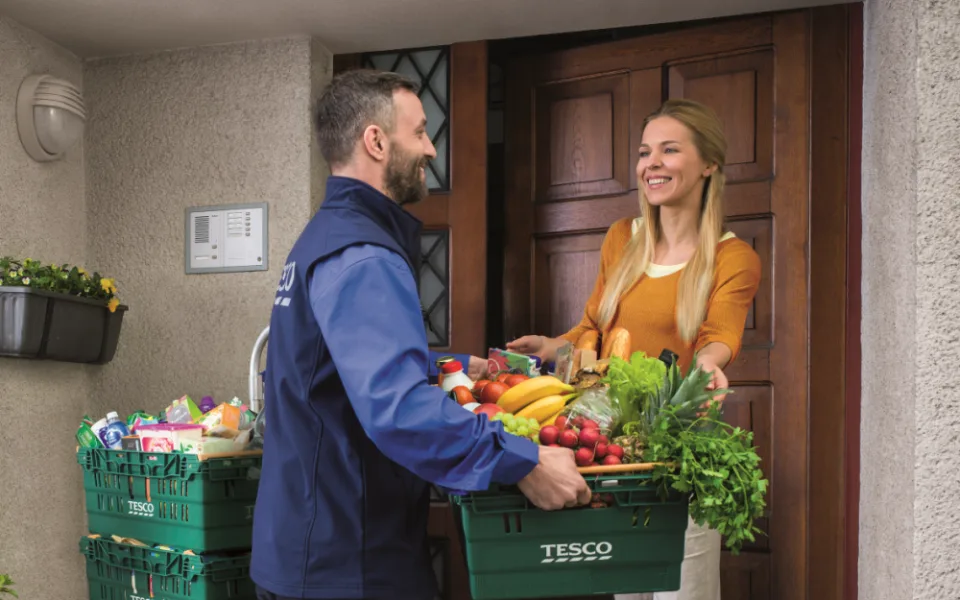 Tesco Online doručí zdarma nákupy až k vašim dveřím v Brně, Ostravě a okolí