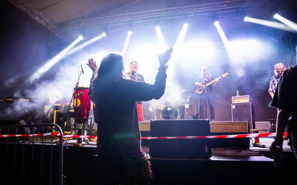 Lužánecký park ožil hudbou. PonavaFest 2024 si poradil i s prudkým deštěm