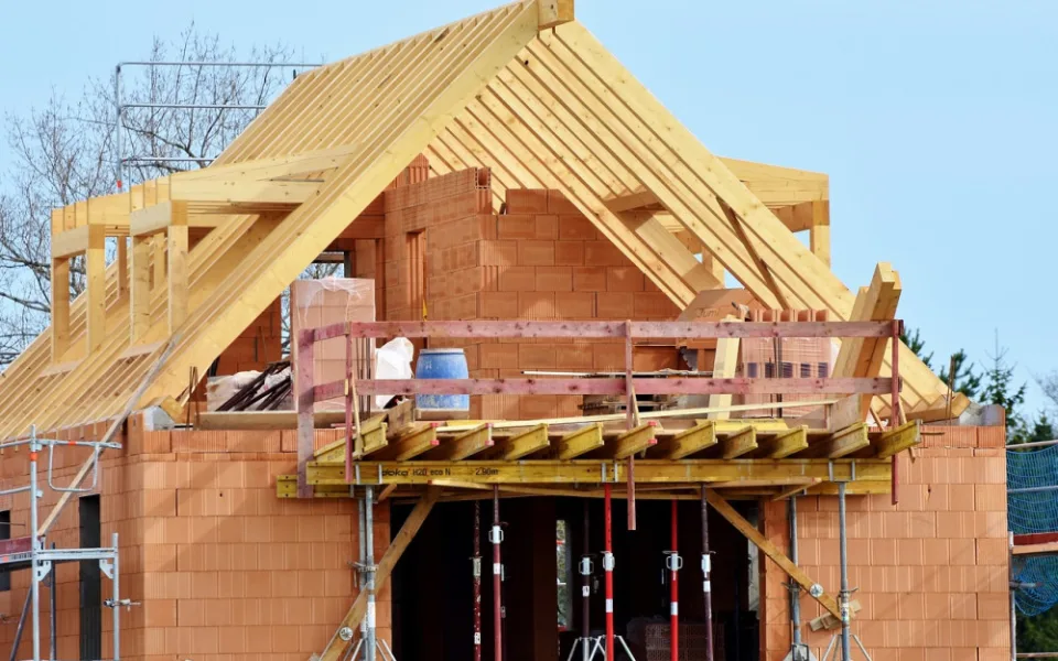housebuilding-3370969_1280