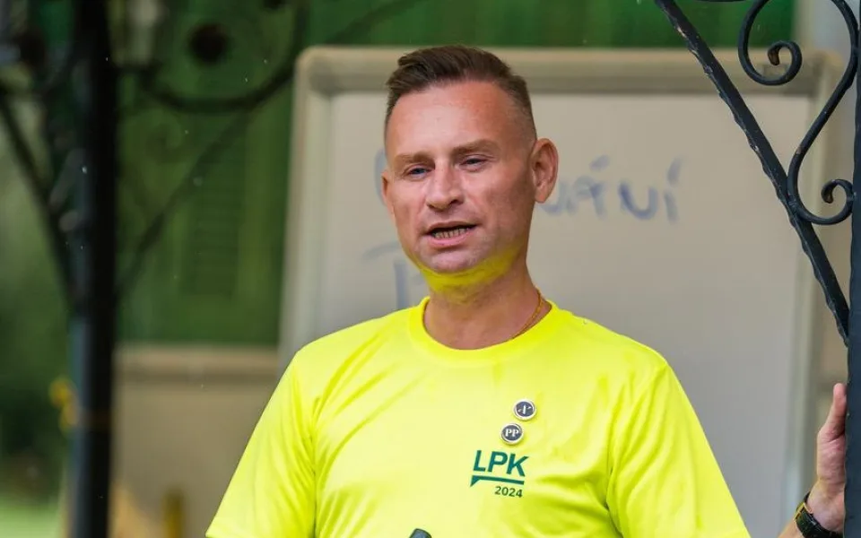 Ego je třeba nechat za dveřmi, říká vyjednavač Radim Pařík. Učí mládež z dětských domovů, jak se prosadit