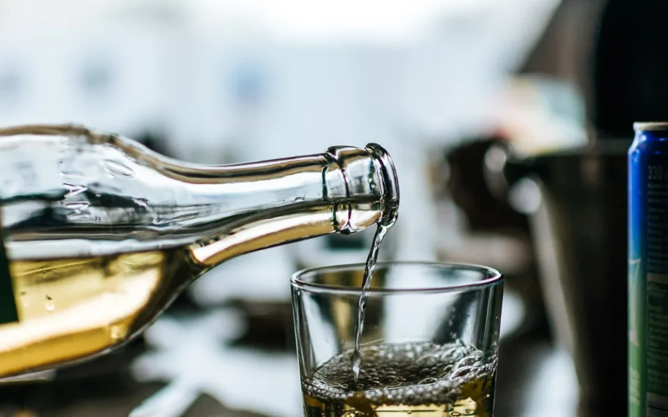 white-wine-3835585_1280