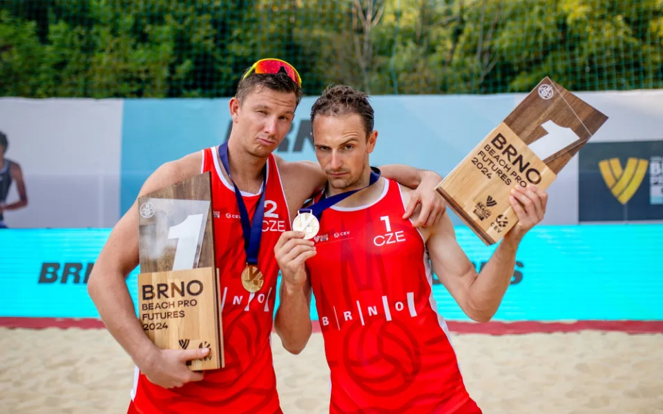 Beachvolejbalový turnaj v Brně ovládli mistři světa Perušič a Schweiner.