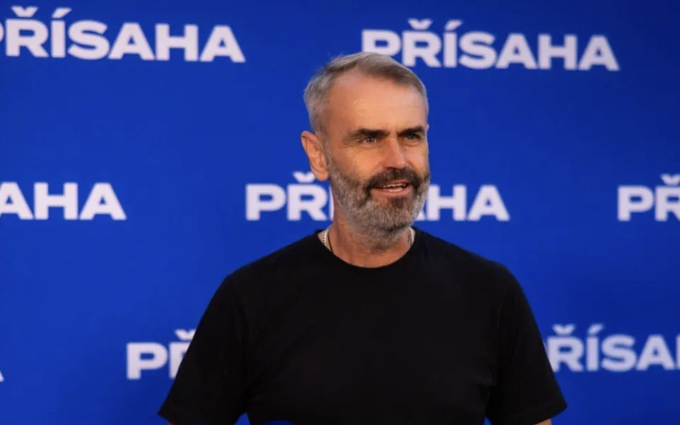 Šlachta vyhrál první kolo senátních voleb, přesto není spokojený. Přísaha v krajích selhala