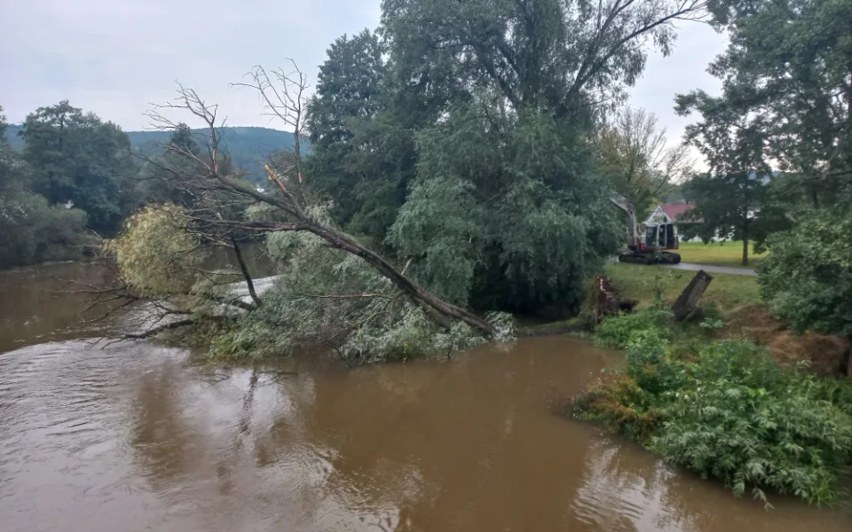 Hasiči na jihu Moravy evidují v souvislosti se záplavami a větrem přes dva a půl tisíce výjezdů