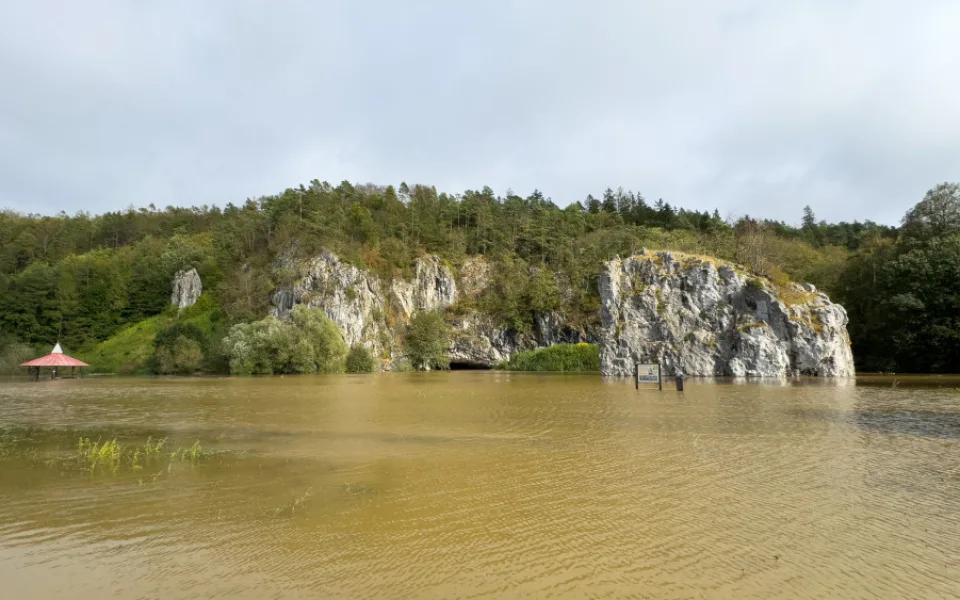 Většina českých jeskyní se už vzpamatovala z velké vody. Uzavřená zůstává část Punkevních jeskyní