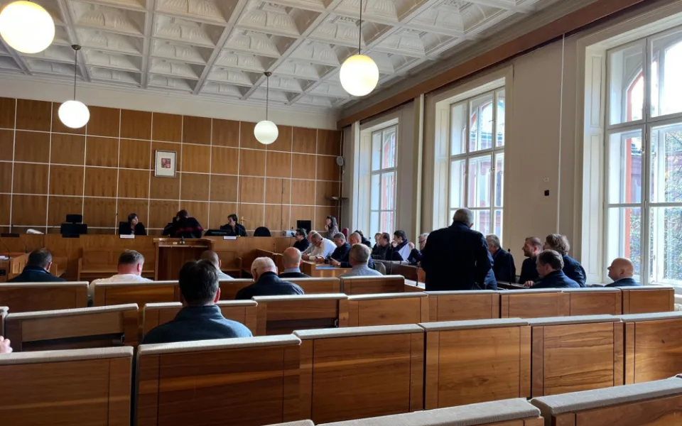 Soud v Brně potrestal v kauze úniku informací od policie deset lidí. Udělil podmínky, pokuty a zákazy činnosti