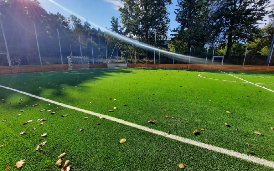 Žebětín má nové hřiště na malou kopanou. Sportovci ho budou moci využívat po celý rok