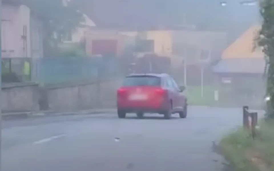 Šofér na Blanensku stěží držel auto na cestě. Policistům nadýchal skoro šest promile