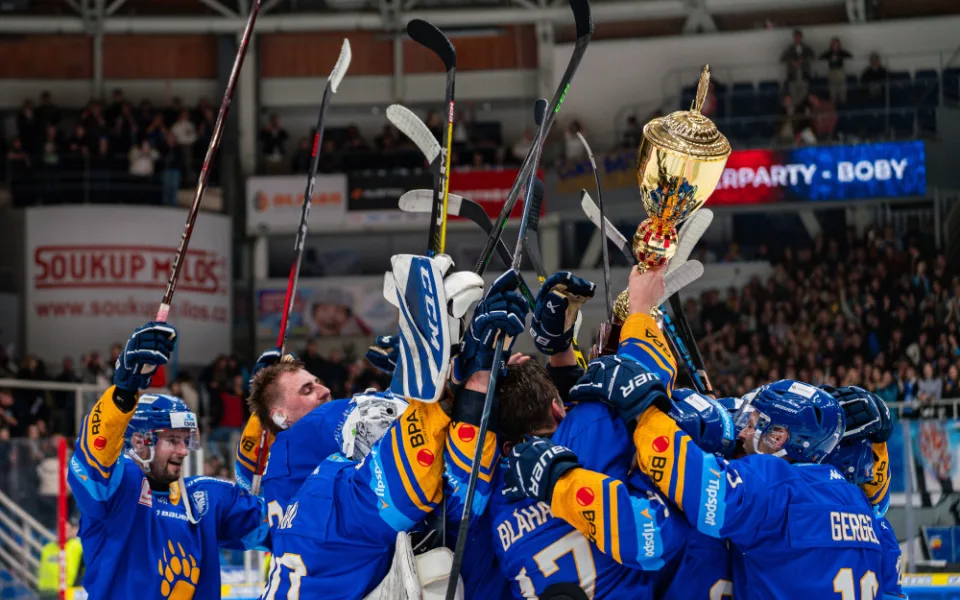 Derby univerzit ovládla před vyprodaným Rondem Masarykova univerzita. Porazila VUT 4:3