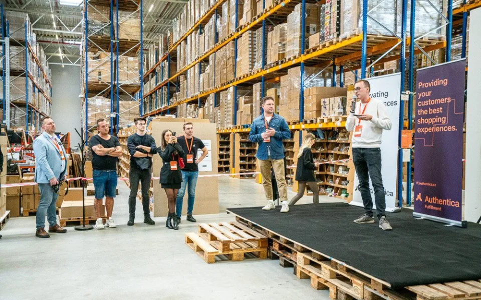 Česká e-commerce komunita se potkala v Brně. Během Authentica Day se poprvé ukázali i noví roboti