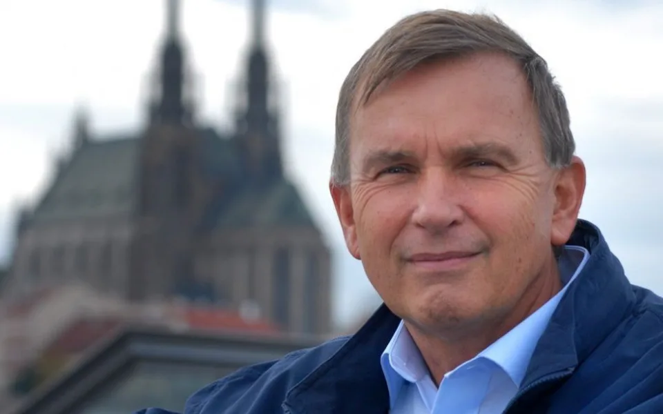 Onkologická kapacita nezahálí ani v penzi. Konzultaci od Vorlíčka chtějí pacienti stále, radí také ministrovi