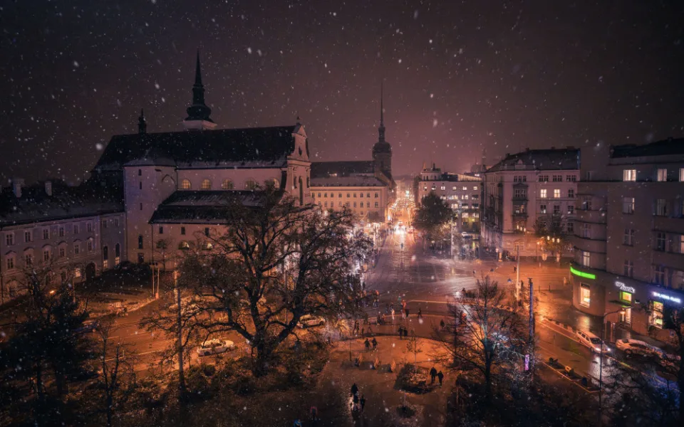 Brněnské vánoční přípravy jsou v plném proudu. Návštěvníci si užijí světelnou stezku, nový betlém či dětskou vesničku