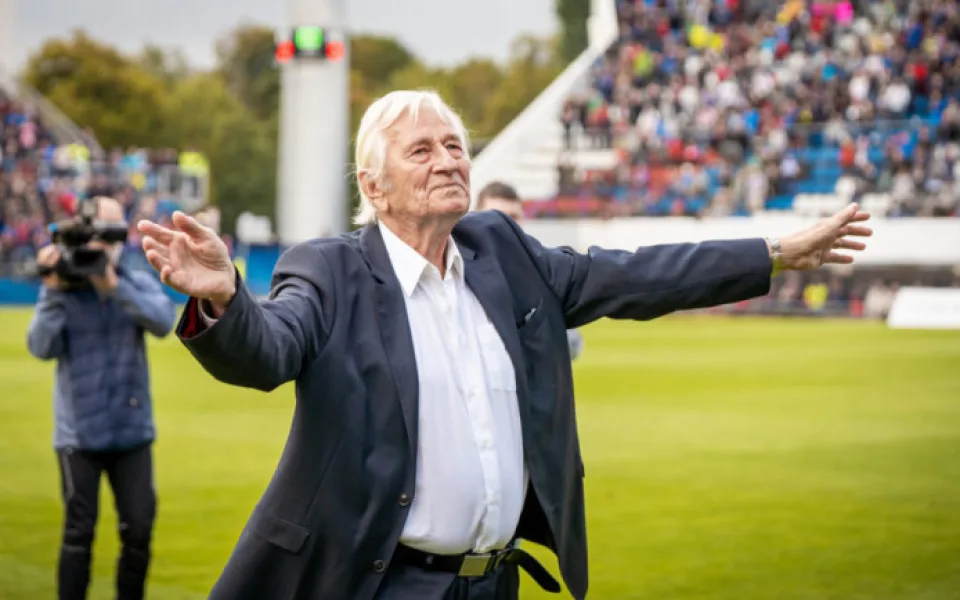 Fotbalový génius Karel Brückner slaví 85. narozeniny. Nejvyšší soutěž trénoval poprvé v Brně