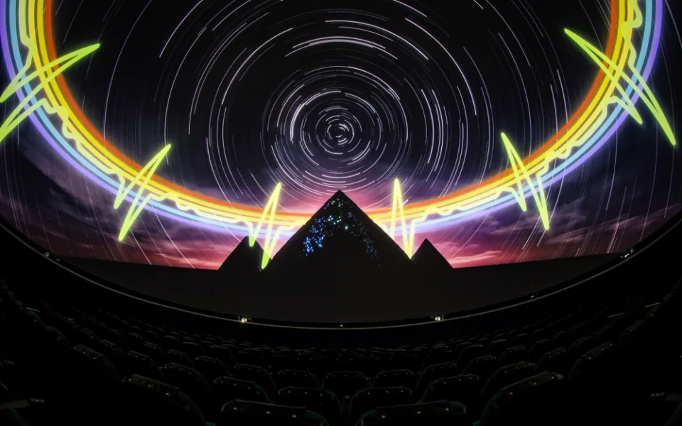 Na brněnské hvězdárně máte poslední příležitost zhlédnout opus magnum skupiny Pink Floyd