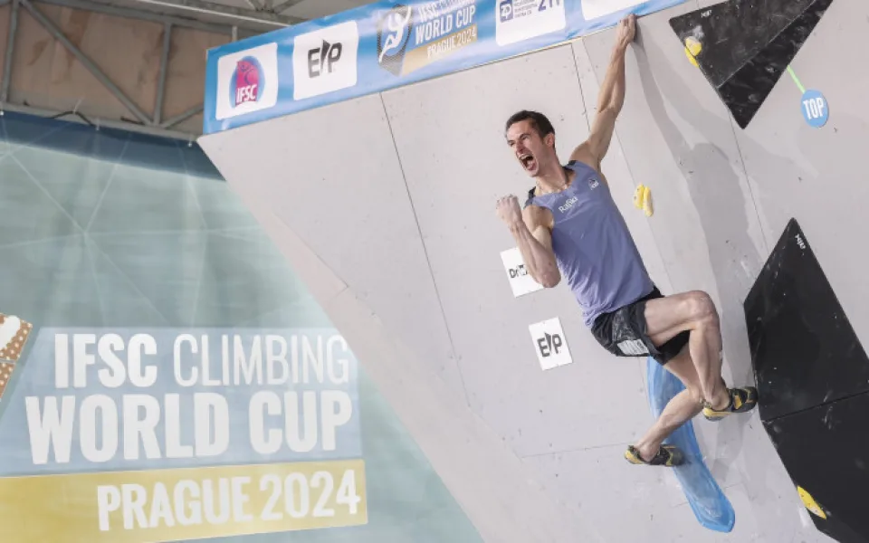 size3-17269609577789-241-adam-ondra-v-praze-neobhajil-lonske-stribro-v-boulderingu-roli-hralo-bolave-rameno