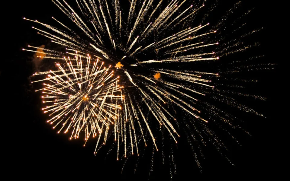 fireworks-1880042_1280