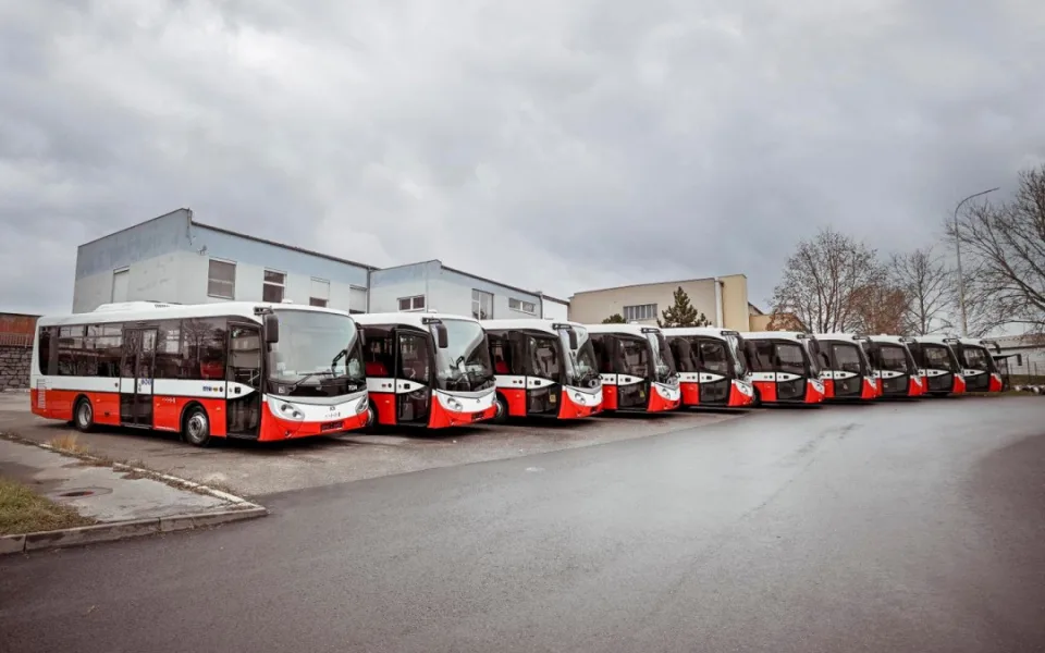 Dopravní podnik v Brně obdržel deset nových malých autobusů SOR