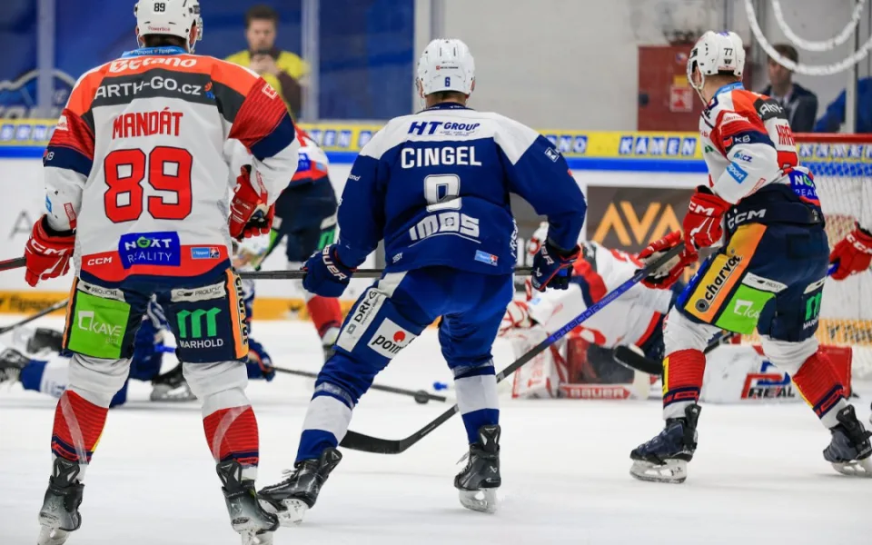 Byl to zápas s nádechem play off, diváci skvěle fandili, zářil Cingel po výhře nad Pardubicemi