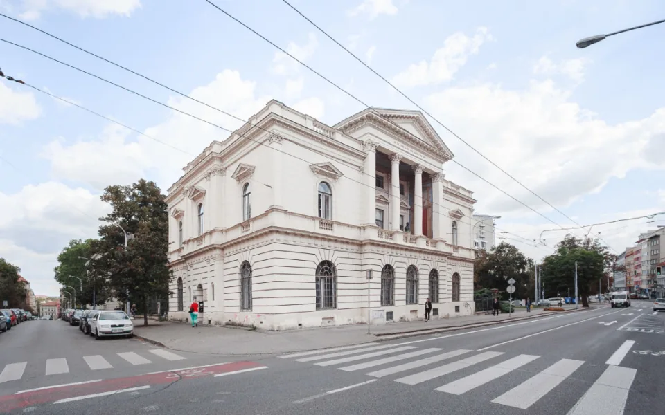 www.oliverstasa.cz