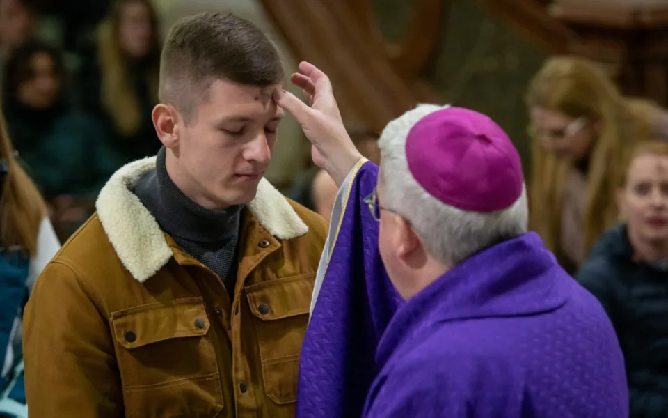Začíná čtyřicetidenní půst. Peníze za odřeknuté požitky mohou pomoct potřebným