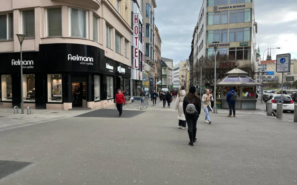 Hlavní pěší tepnu Brna čeká rekonstrukce. Dělníci vykopou tunel pro uložení kabelových rozvodů