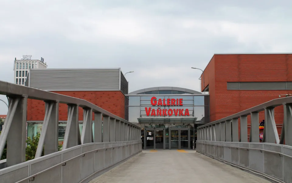 Brněnská Vaňkovka má bohatou historii. Ze slavné továrny se proměnila v oblíbený obchoďák