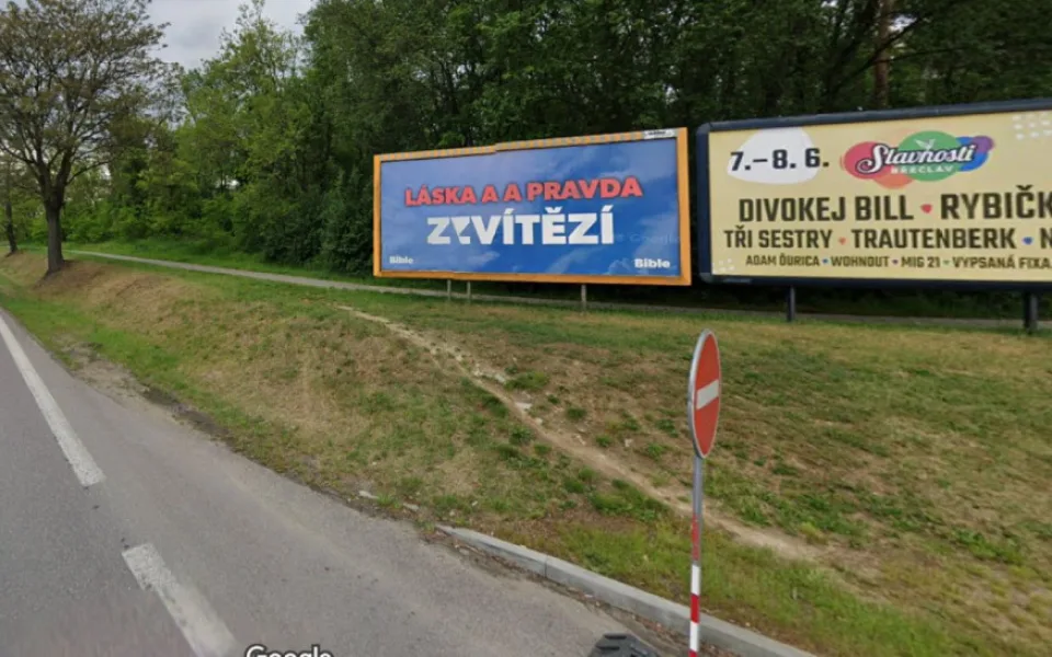 Ze Znojma mizí billboardy. Město chce zlepšit svou vizuální podobu i bezpečnost na silnicích