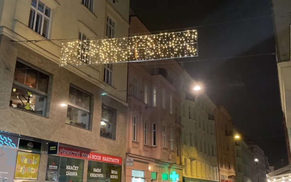 Světelné dekorace zmizí z centra Brna. Stále není jasné, kdy se znovu objeví
