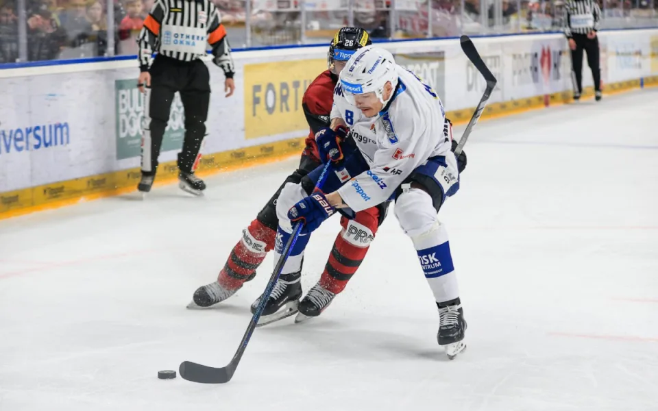 Kometa zvítězila na ledě Sparty 4:3 v prodloužení, od finále ji dělí výhra