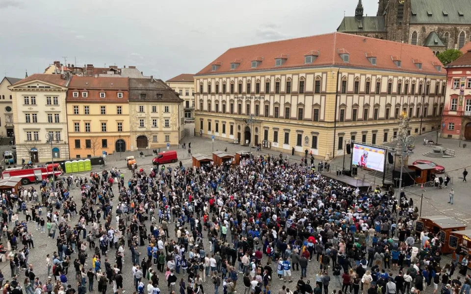 Kometa Brno vyhrála v úvodním finále extraligy. Pardubice zdolala 2:1 v prodloužení