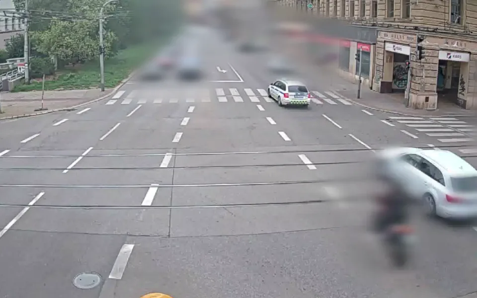 Pětiletý chlapec ztrácel vědomí, do brněnské nemocnice rodině pomohli strážníci