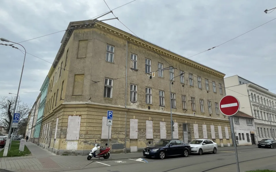 FOTO: Brno připravuje družstevní bydlení v Mostecké, vznikne pětadvacet bytů