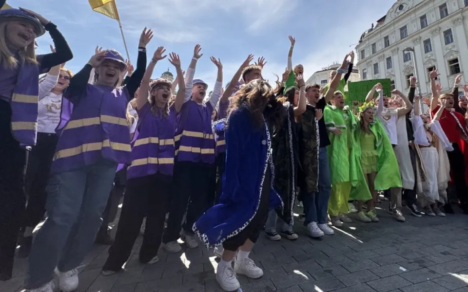 FOTO: Studenti roztančili centrum Brna. Tradiční Majáles oslavili ve velkém stylu