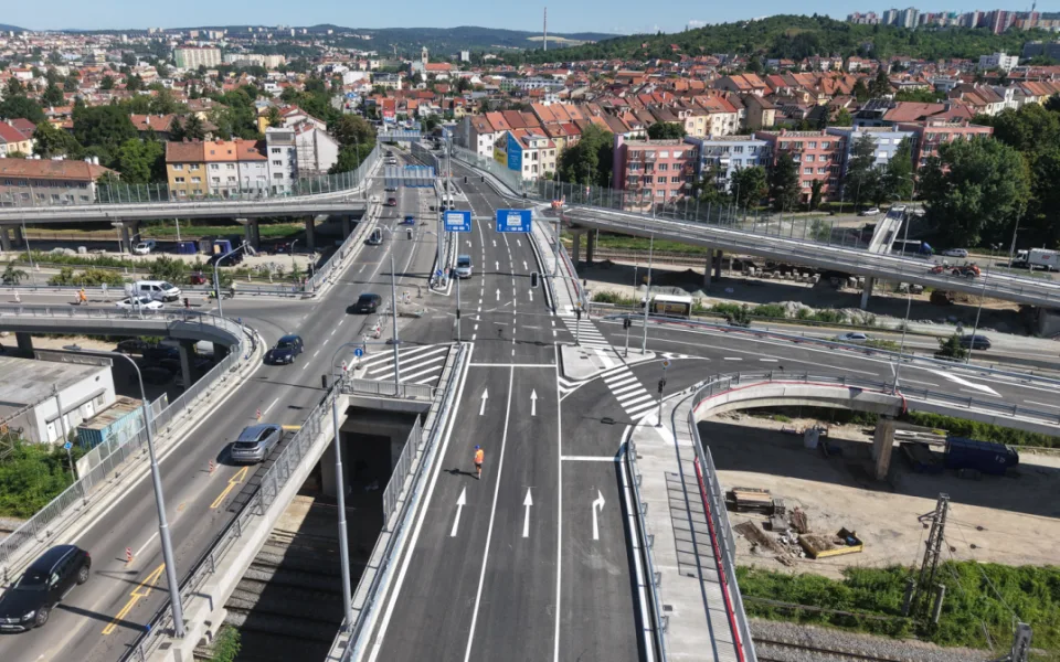 Most Otakara Ševčíka v Brně je po více než dvou letech znovu plně průjezdný