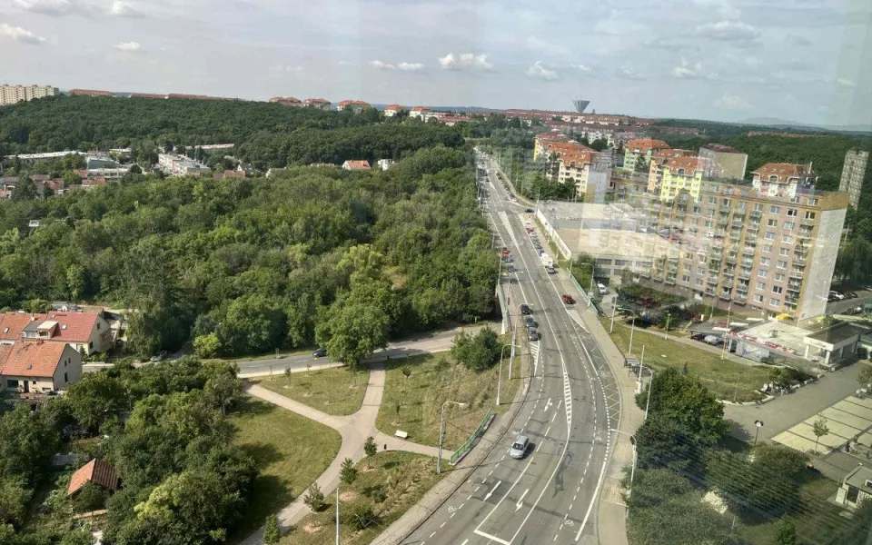 Jak se dostat na Masarykův okruh? Nejlépe bez auta, bezplatně autobusem z Bohunic