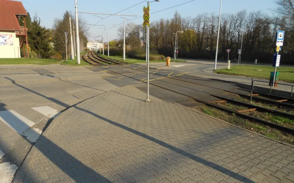Doprava v Kníničské vázne. Kvůli kolonám se na Bystrc bude jezdit jinak