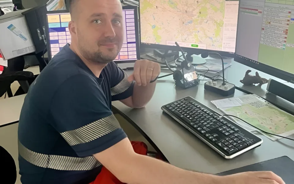Bonbón uvízl v krku, syn se dusil. Život po telefonu zachránil operátor z Břeclavi