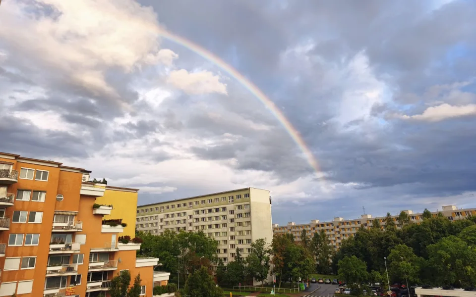 FOTO: Když příroda kouzlí. Oblohu nad Brnem ozdobila dvojitá duha