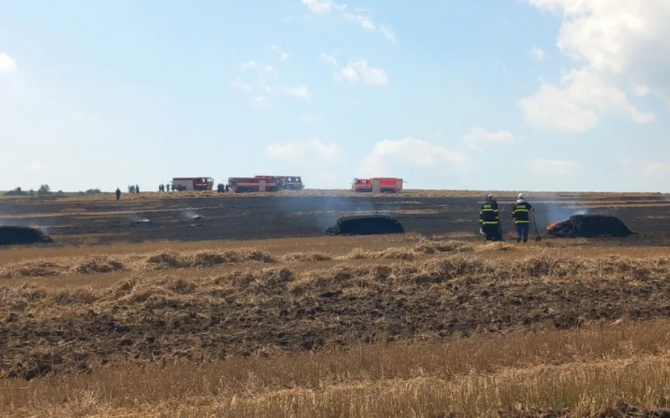 Na Vyškovsku dnes hořelo pole a balíky slámy, plameny zasáhly pět hektarů